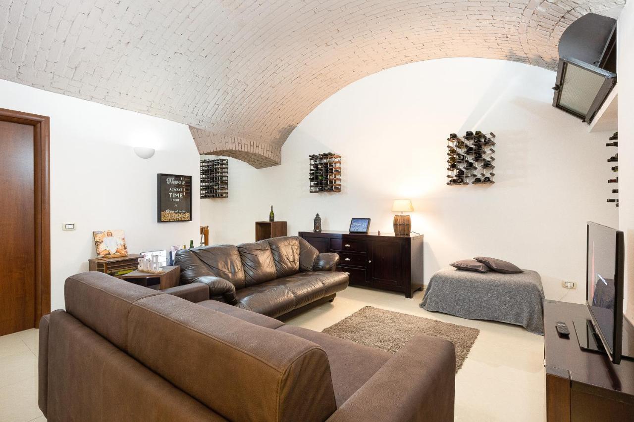 Apartment La Cantinetta Di - The Wine Cave In Milan, Huge 110sqm Next To Station *