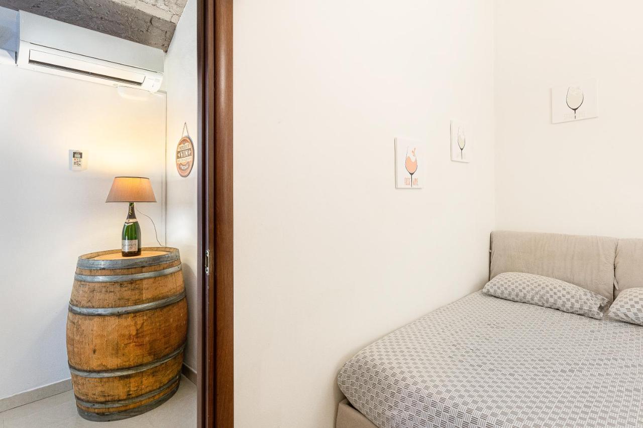 La Cantinetta Di - The Wine Cave In Milan, Huge 110sqm Next To Station Milan