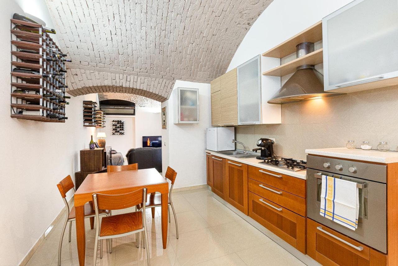 Apartment La Cantinetta Di - The Wine Cave In Milan, Huge 110sqm Next To Station Milan
