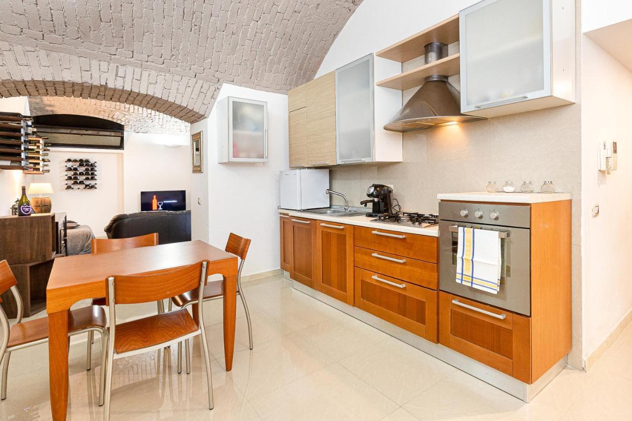 La Cantinetta Di - The Wine Cave In Milan, Huge 110sqm Next To Station Apartment Milan