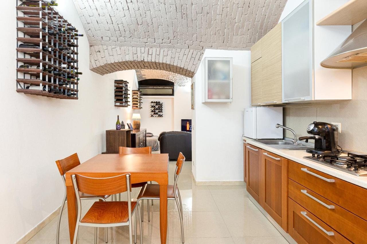 La Cantinetta Di - The Wine Cave In Milan, Huge 110sqm Next To Station Milan