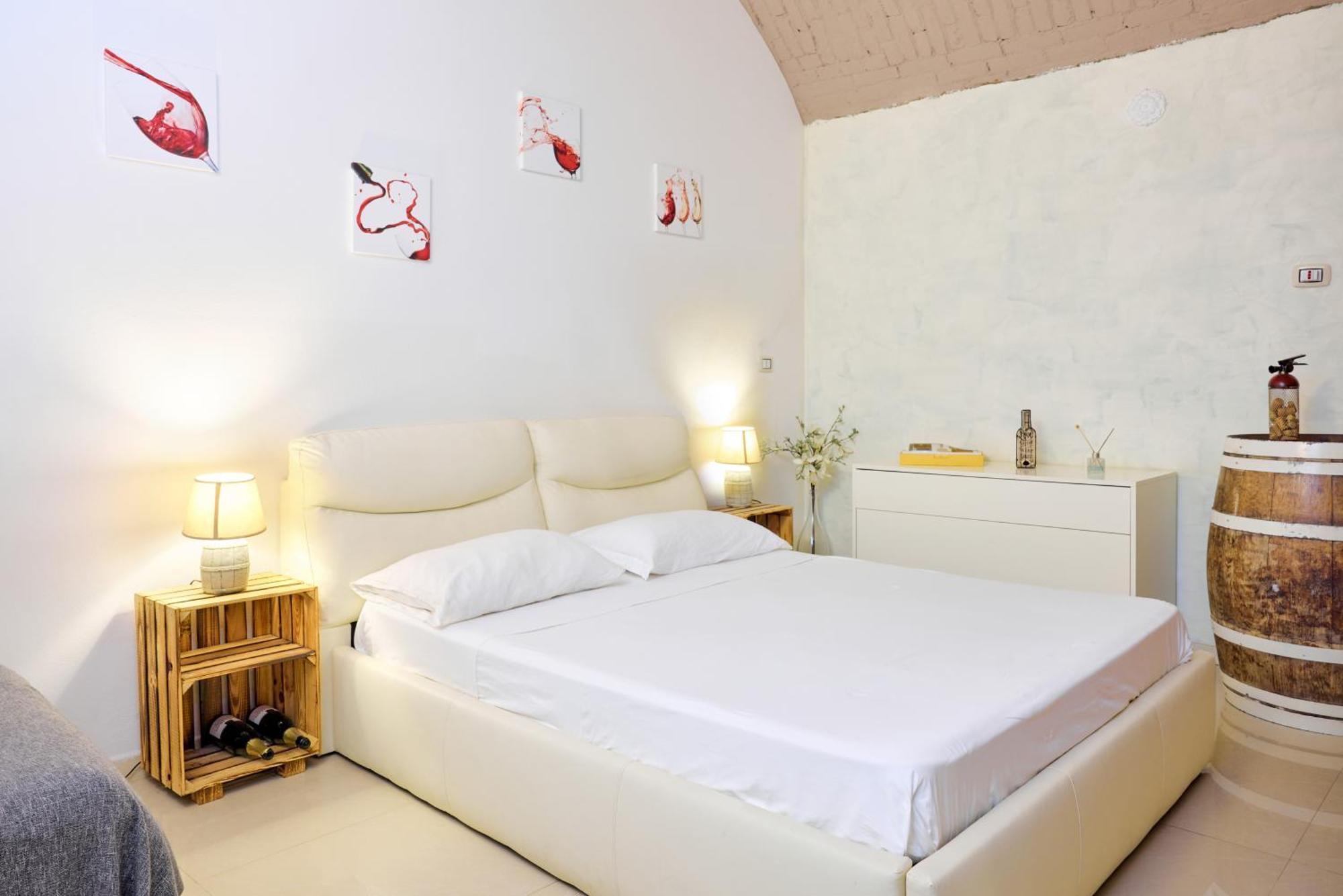 La Cantinetta Di - The Wine Cave In Milan, Huge 110sqm Next To Station Apartment Milan