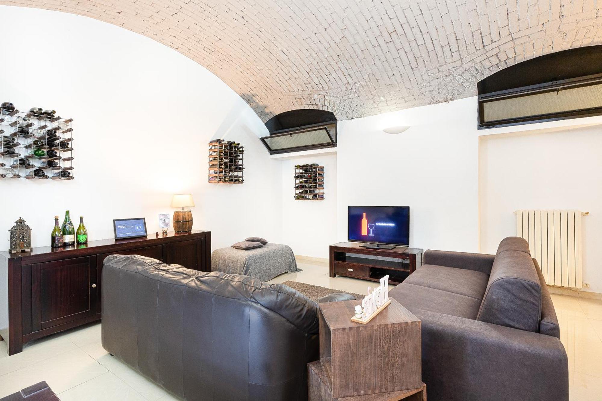 La Cantinetta Di - The Wine Cave In Milan, Huge 110sqm Next To Station Apartment