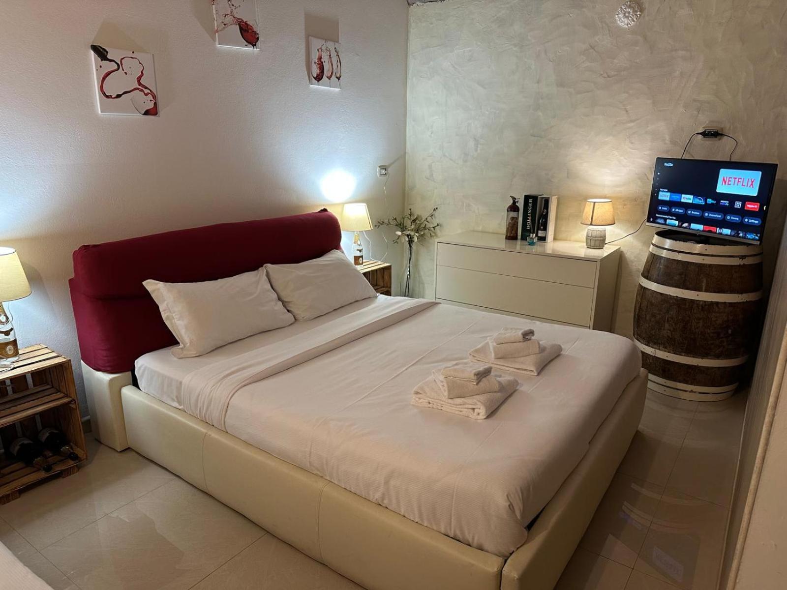 Apartment La Cantinetta Di - The Wine Cave In Milan, Huge 110sqm Next To Station