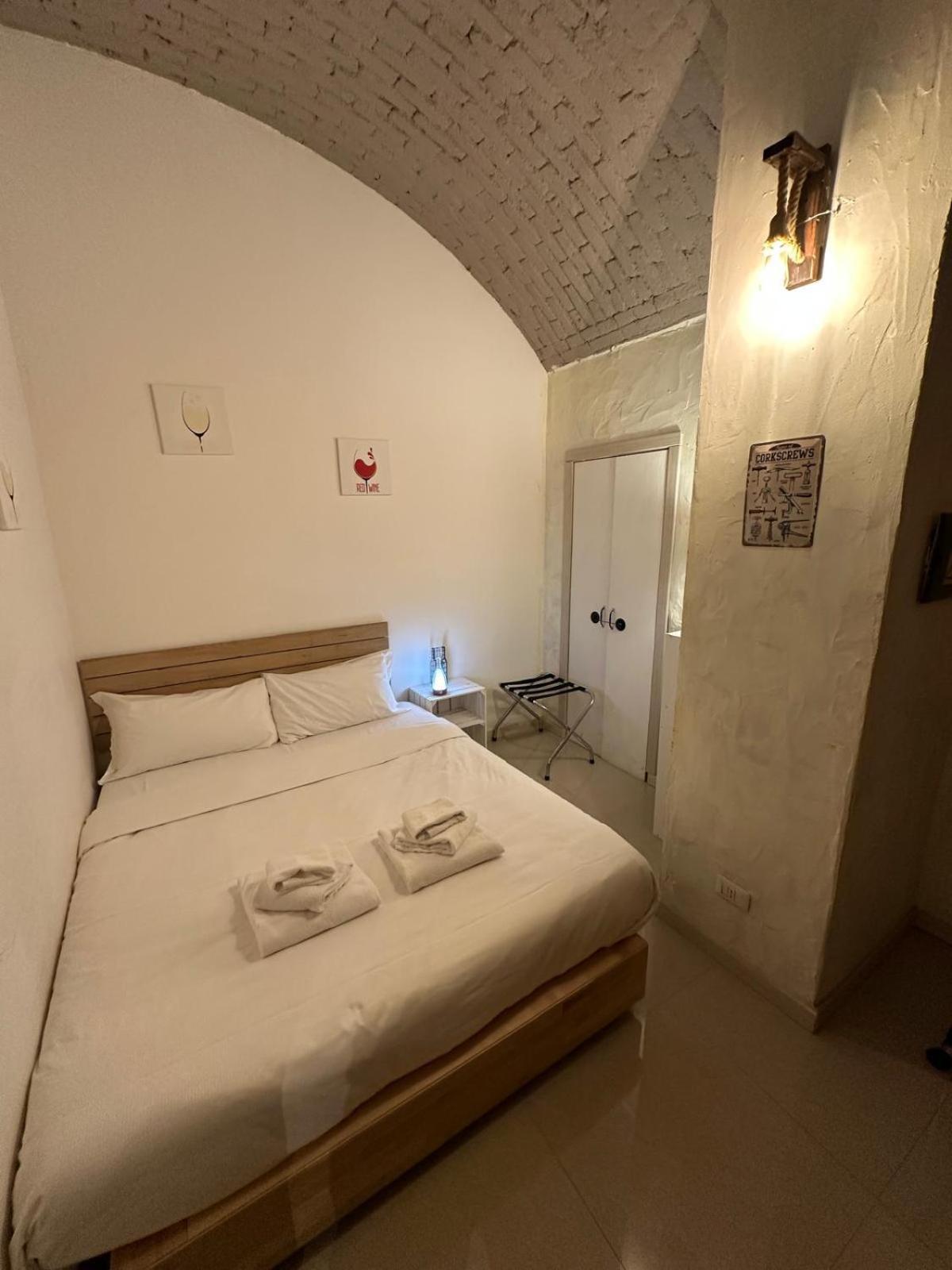 La Cantinetta Di - The Wine Cave In Milan, Huge 110sqm Next To Station Apartment Milan